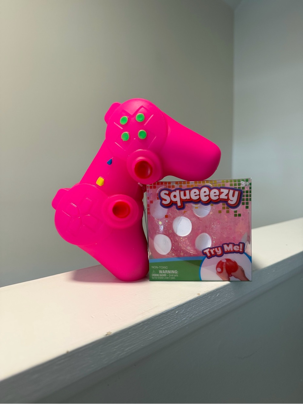 Squeezy Game Controller and Dice - (2 PC Set)